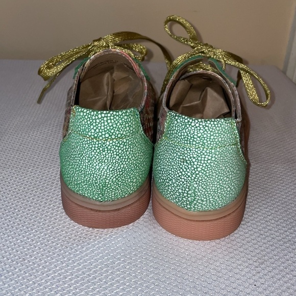 lartiste womens 37 6.5 7 sneakers shoes floral green gold white Spring step nwot - Picture 4 of 10